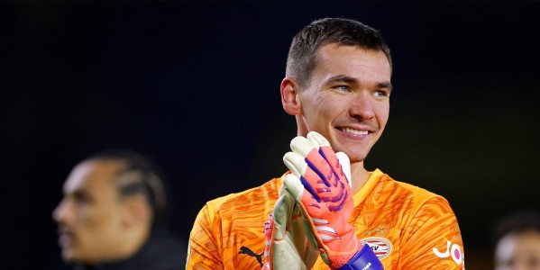 电竞世界杯-埃因霍温官方：已从药厂买断门将科瓦日，与其签约四年半