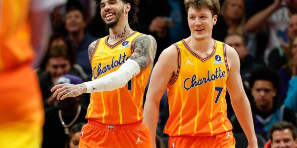 ewc-NBA彩经：火箭难胜猛龙 马刺击退绿军 勇士轻取公牛 湖人不敌群狼