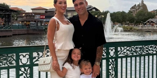 【社交秀】充电时间，球员与妻子享受沙滩与美景